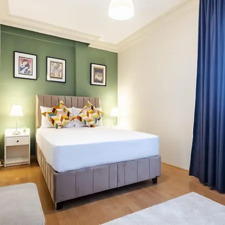Charming Flat Near Bagdat Street