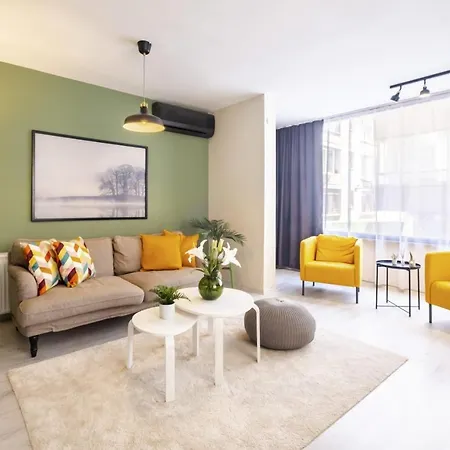 Charming Flat Near Bagdat Street