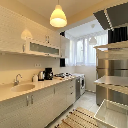 Charming Flat Near Bagdat Street * Stambuł